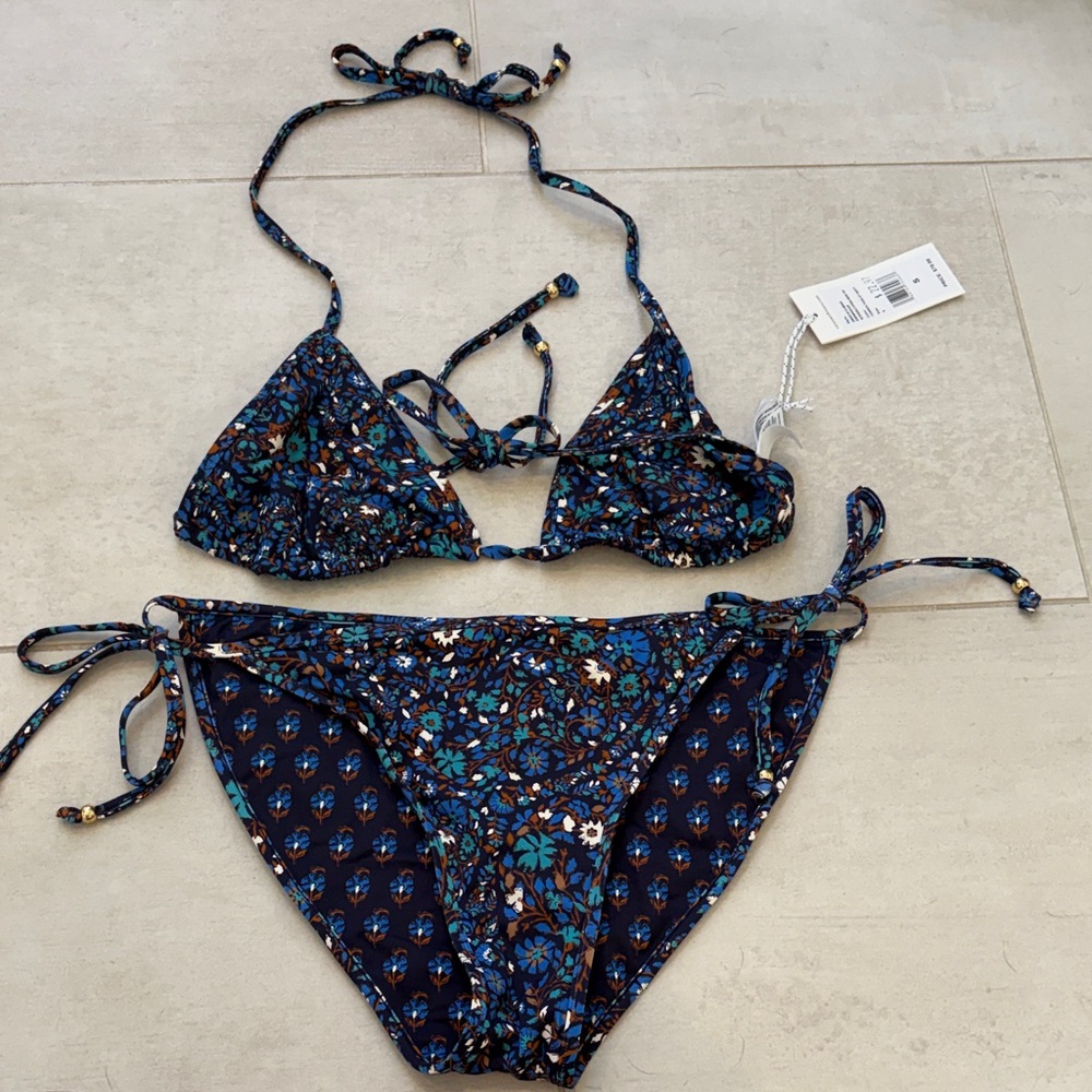 NWT- Vineyard Vines Reversible Navy Floral String Bikini Set